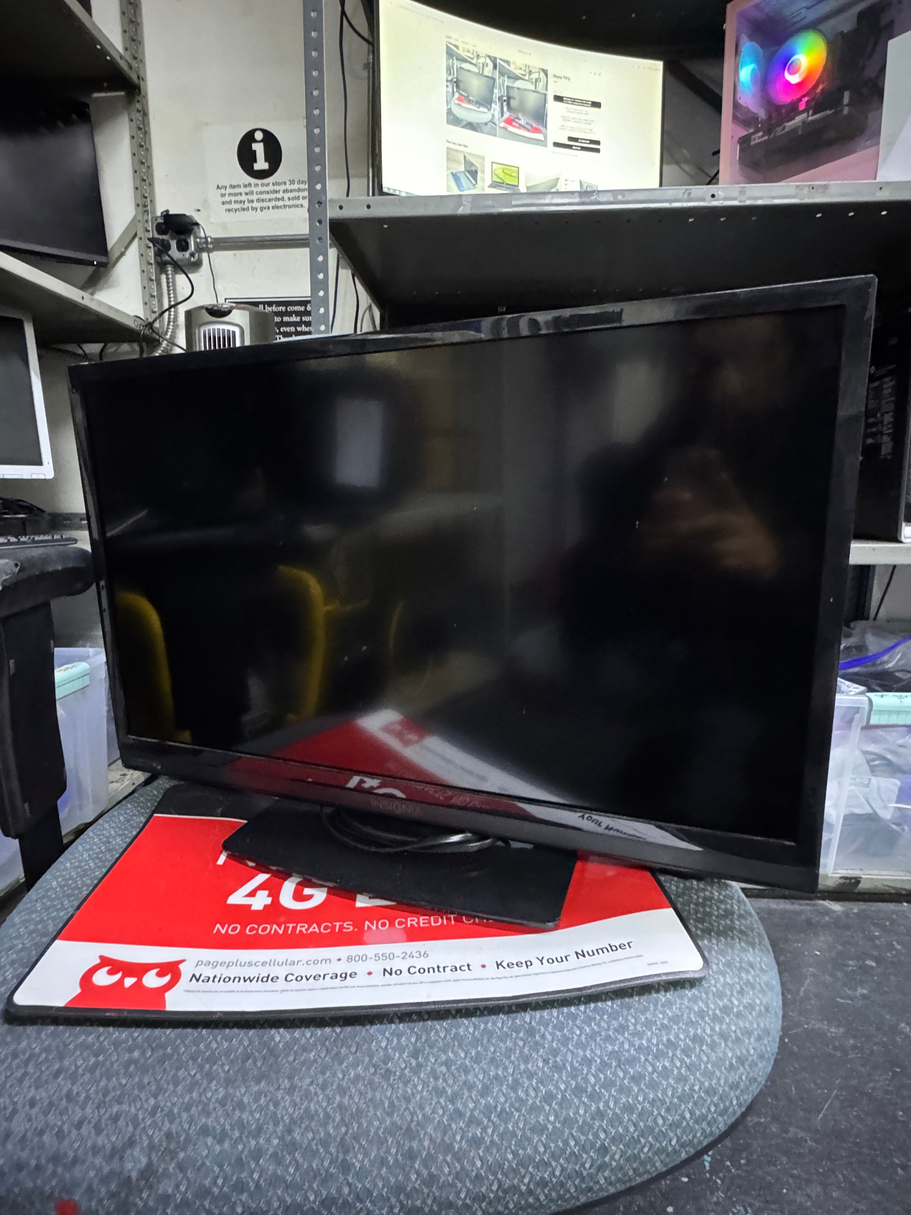 Insignia 28" TV 📺 Versatile • Multi-Input • Everyday Ready