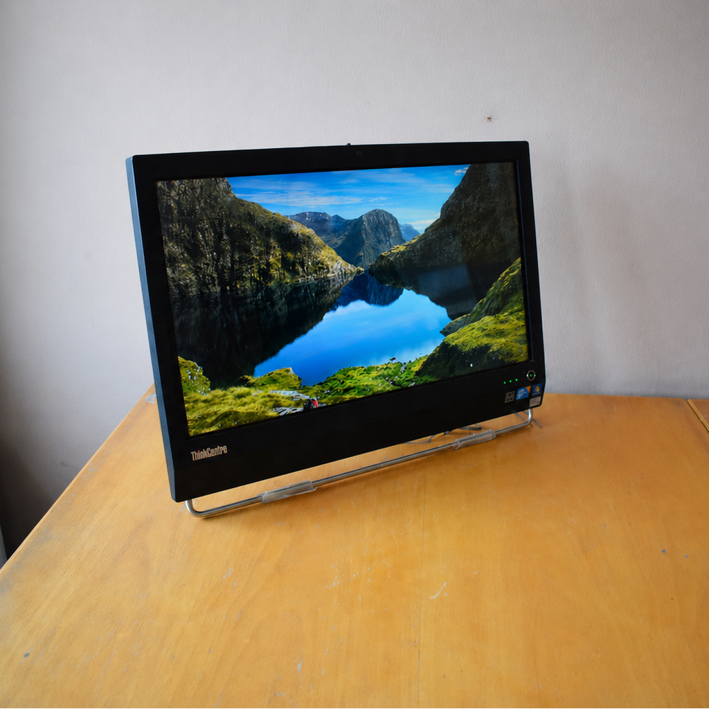 Lenovo ThinkCentre 5205W8U All in One